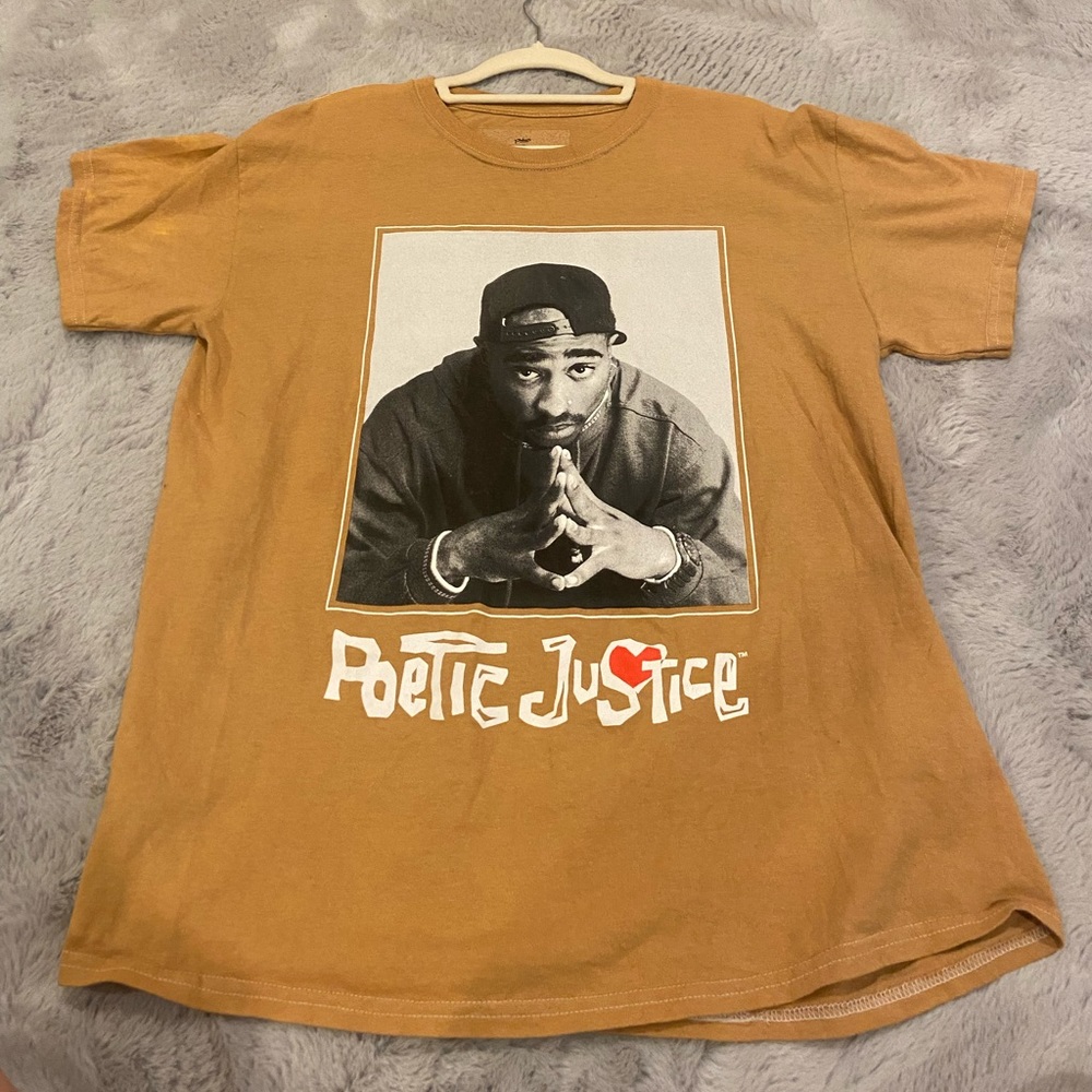 graphic tee